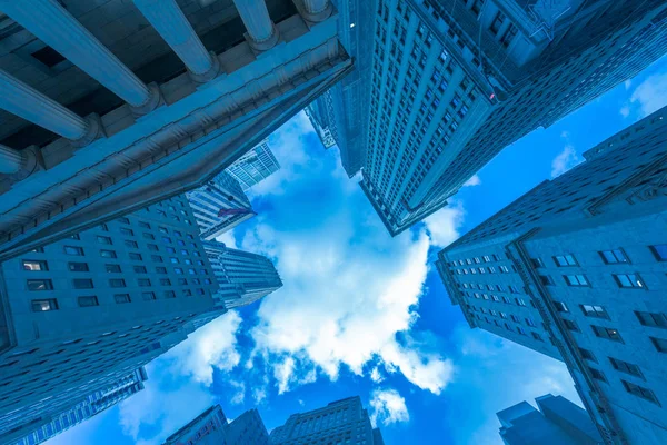 New York skyscrapers vew from street level — Stock Photo, Image