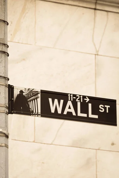 Sign on the Wall Street — Stock Photo, Image