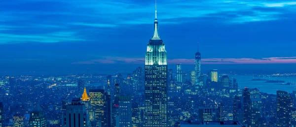 Günbatımında New York Manhattan manzarası