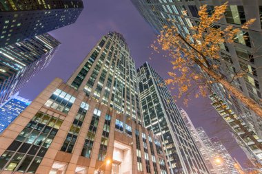 Günbatımında New York Manhattan 'ın gece manzarası