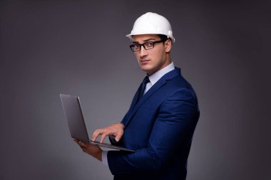 Endüstriyel kavramında genç mimar