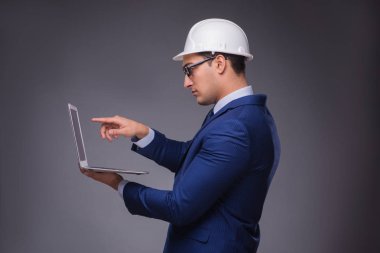 Endüstriyel kavramında genç mimar