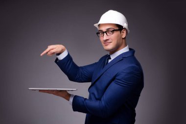 Endüstriyel kavramında genç mimar