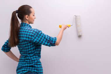 Kadın resim evde DIY kavramı