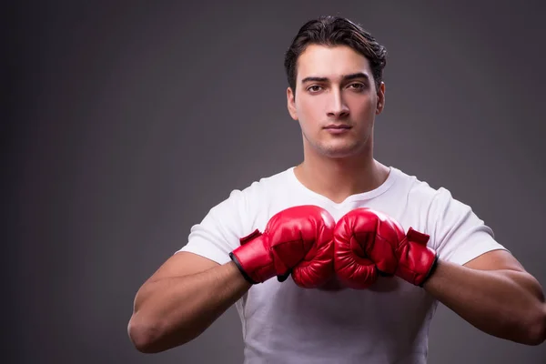 Guapo boxeador en concepto de boxeo —  Fotos de Stock