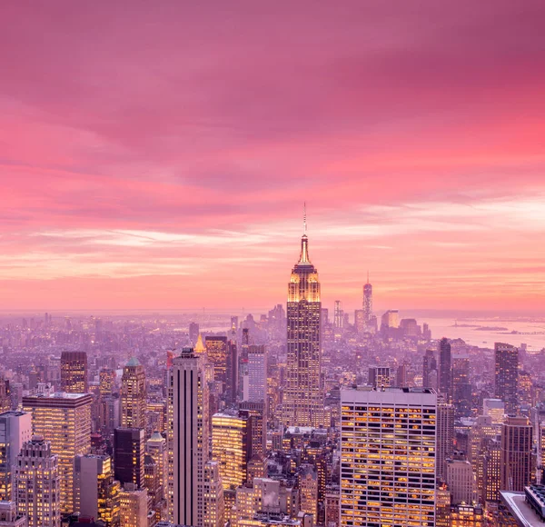 Günbatımında New York Manhattan manzarası