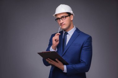 Endüstriyel kavramında genç mimar