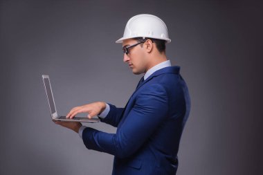 Endüstriyel kavramında genç mimar