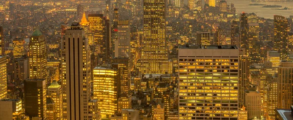 Günbatımında New York Manhattan manzarası