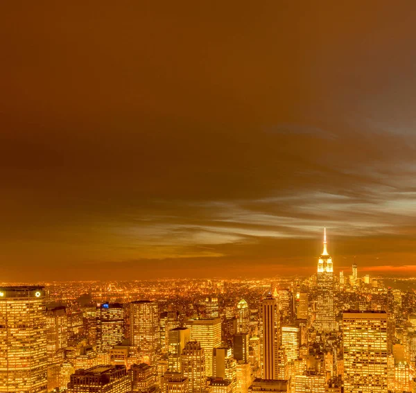 Вид на Нью - Йорк Мангеттен під час заходу сонця. — стокове фото