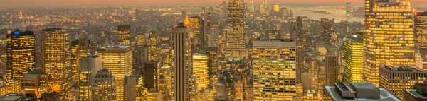 Blick auf New York Manhattan bei Sonnenuntergang — Stockfoto