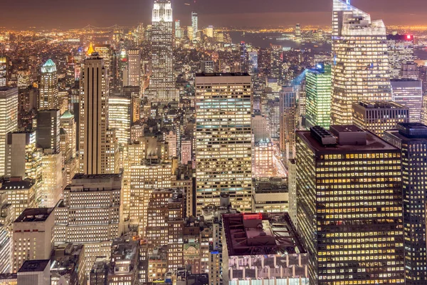 Night view of New York Manhattan during sunset — Stock Photo, Image