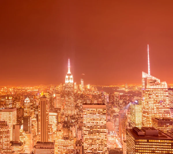 Uitzicht op New York Manhattan tijdens zonsondergang — Stockfoto