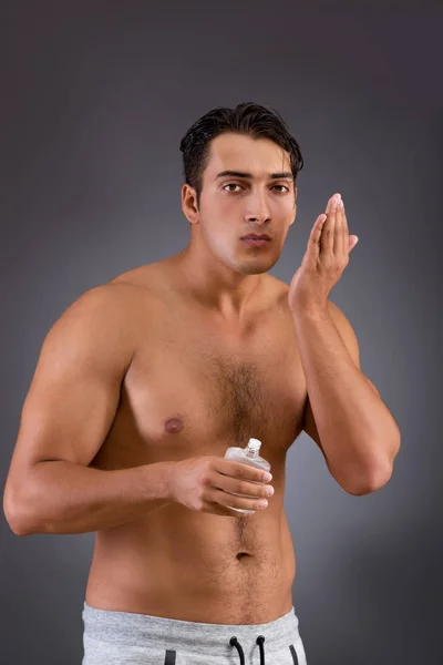 Man na het nemen van douche in concept — Stockfoto