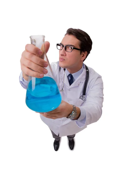 Αστείο γιατρός με μπλε υγρό που απομονώνονται σε λευκό — Φωτογραφία Αρχείου