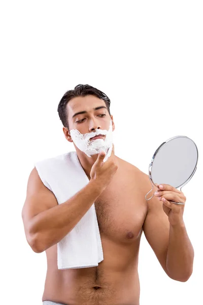 Hombre guapo afeitándose aislado en blanco — Foto de Stock