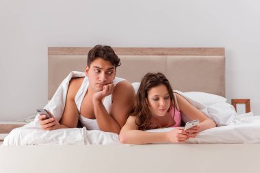 Karımla yatakta aile içi anlaşmazlık.