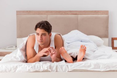 Karımla yatakta aile içi anlaşmazlık.