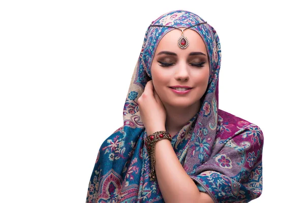 Frau in traditioneller muslimischer Kleidung isoliert auf weißem Grund — Stockfoto