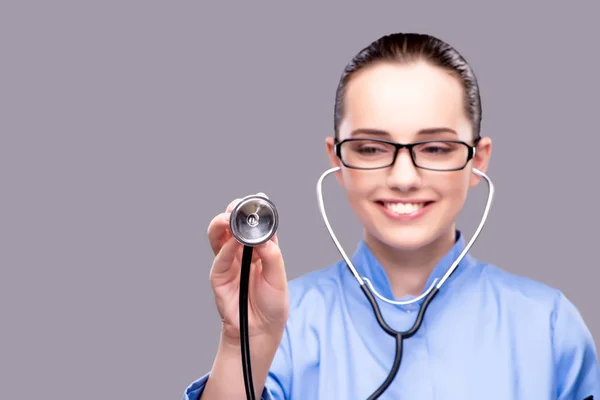 Ung läkare i medicinska begrepp — Stockfoto