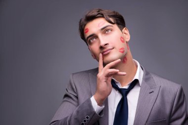 Adam komik romantik kavram