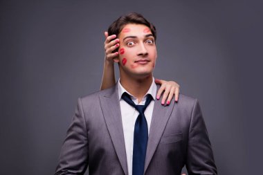 Adam komik romantik kavram