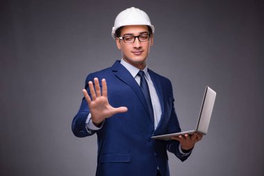 Endüstriyel kavramında genç mimar