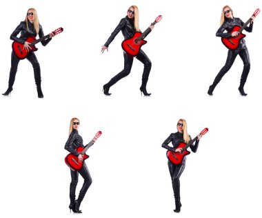 Beyaz tenli gitar çalan genç bir kadın.