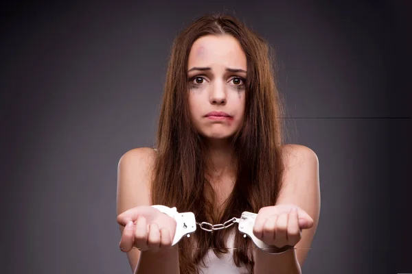 Konzept für Frauen in Gewalt und Diskriminierung — Stockfoto