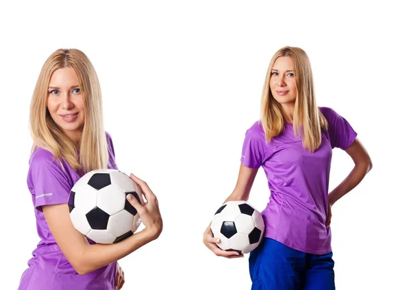 Mulher jogando futebol no branco — Fotografia de Stock