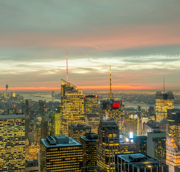 Nueva York - 20 de diciembre de 2013: Vista del Bajo Manhattan en Decembe — Foto de Stock