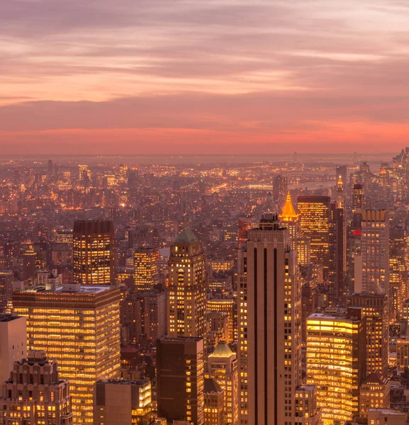 Utsikt över New York Manhattan under solnedgången timmar — Stockfoto