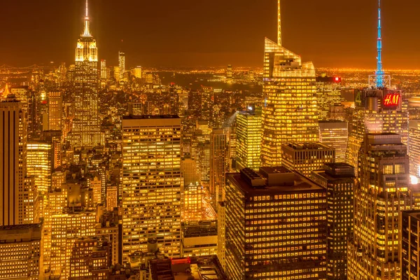 Günbatımında New York Manhattan 'ın gece manzarası