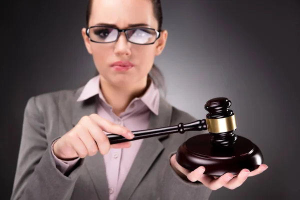 Woman judge with gavel in justice concept — Stock Photo, Image