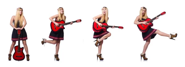Gitarrist kvinna isolerad på vitt — Stockfoto