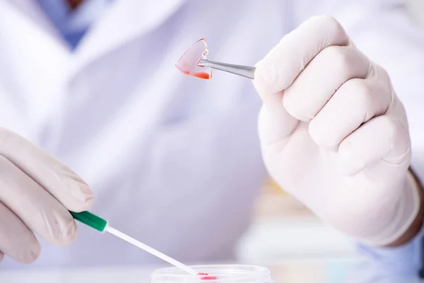 Análisis de sangre en el laboratorio — Foto de Stock