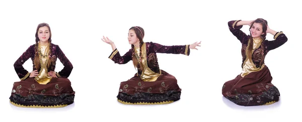 Jeune femme dansant danse azeri traditionnelle — Photo