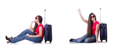 Genç kadın yaz tatili için hazırlanıyor