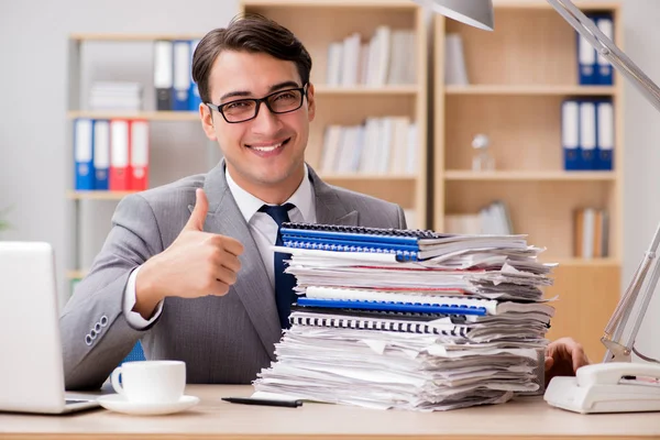 Handsome businessman working in the office — Stock Photo, Image