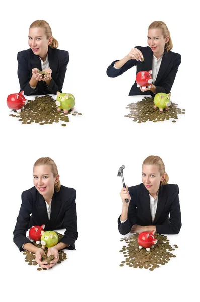 Žena breaking prasátko pro úspory — Stock fotografie