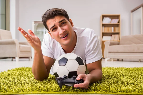 Bilgisayar oyunlarına bağımlı bir adam