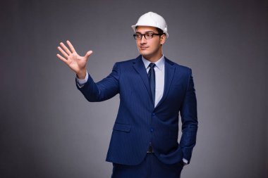 Endüstriyel kavramında genç mimar