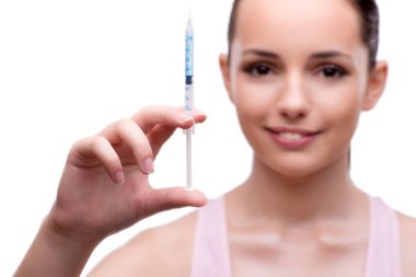 Plastik cerrahi kavramı üzerinde beyaz izole kadın