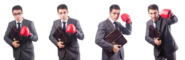 Молодой бизнесмен с портфелем и боксёрскими перчатками изолирован от чего — стоковое фото