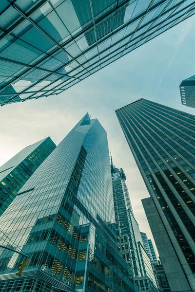 Rascacielos de Nueva York vew desde el nivel de la calle —  Fotos de Stock