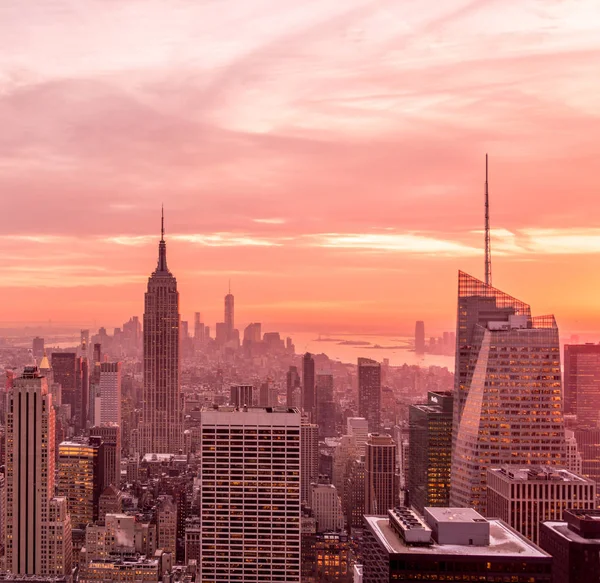 Utsikt över New York Manhattan under solnedgången timmar — Stockfoto