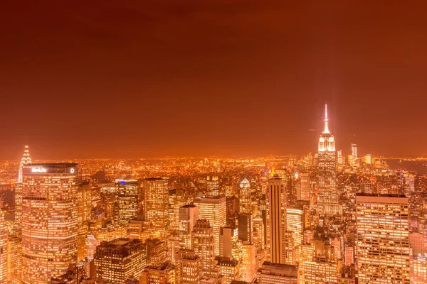 Vista noturna de Nova York Manhattan durante o pôr do sol — Fotografia de Stock