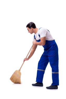 Süpürge üzerinde beyaz izole inşaat sahasında