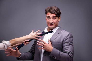 Adam komik romantik kavram