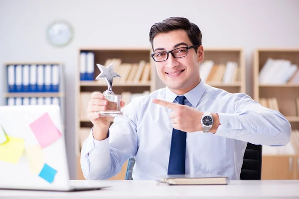 Ofiste çalışan bir işadamı. — Stok fotoğraf